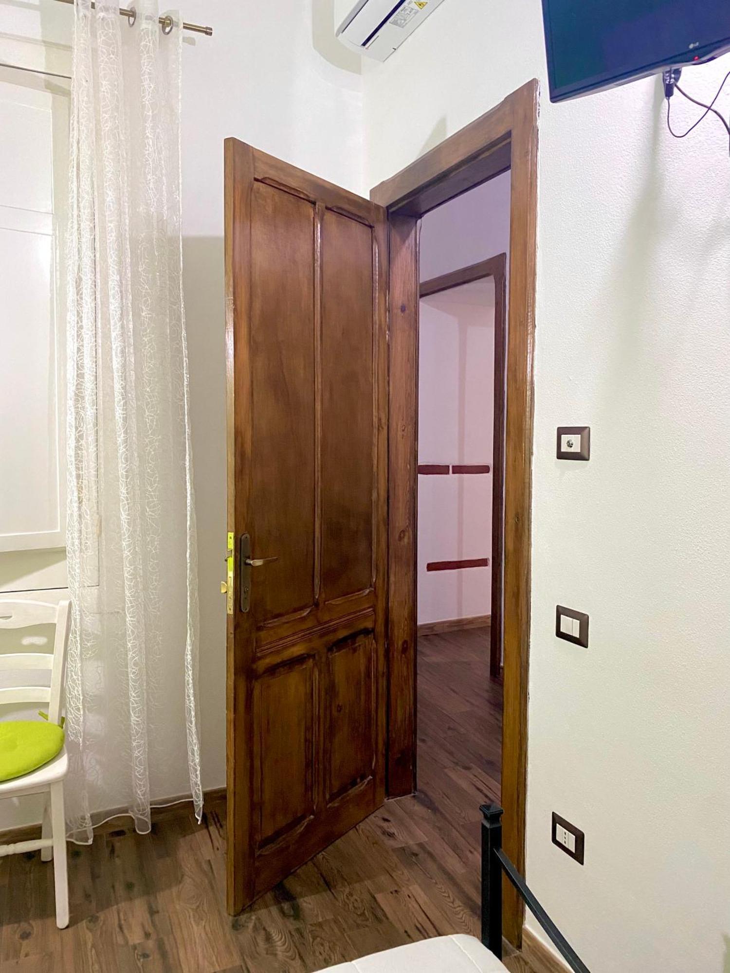 Dani'S House Hotell Cagliari Rum bild